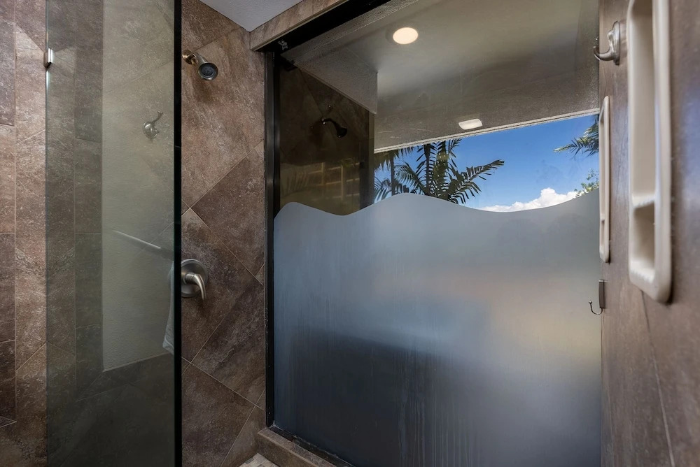 Sands Of Kahana 315 2bd/2ba Oceanfront 2 Bedroom Condo by RedAwning