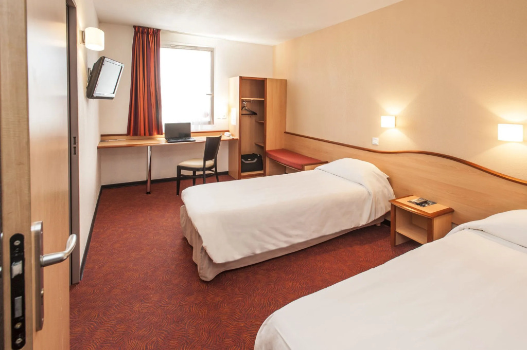 Brit Hotel Confort Montauban
