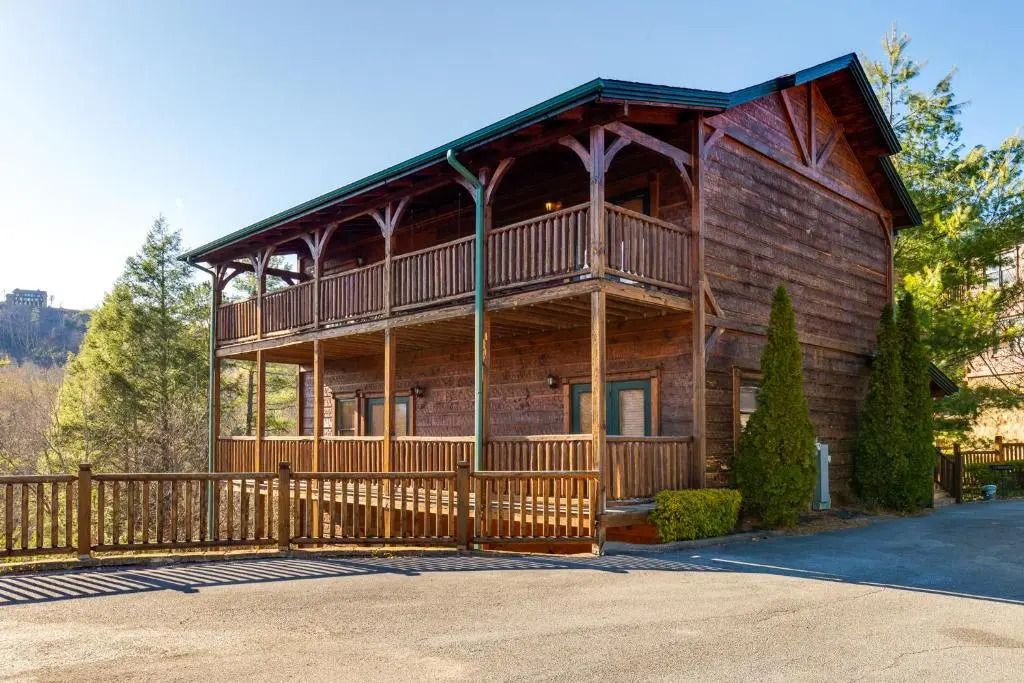 The Great Escape II, 5 Bedrooms, Sleeps 17, Game Room, Pool Access, Theater