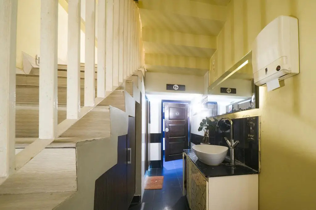 RedDoorz Plus near Universitas Negeri Makassar 2