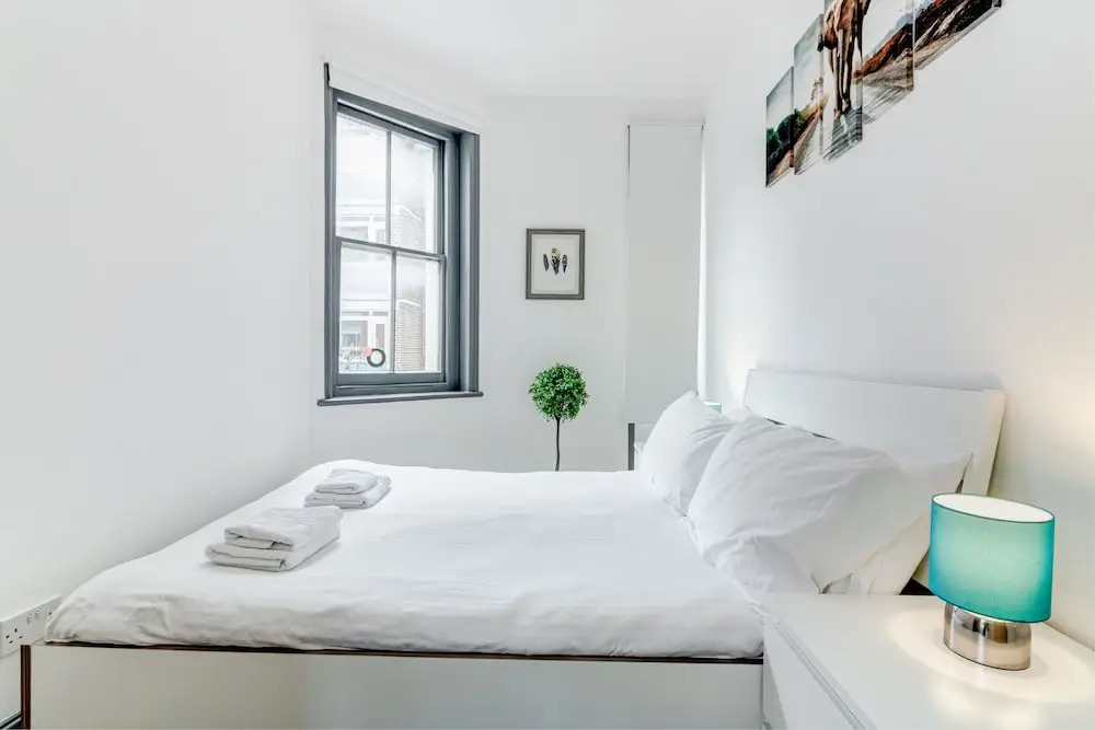 2 Bedroom Apartment 1st Floor Central London