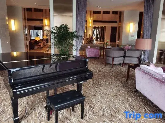 Lingyuan Linggang Hotel