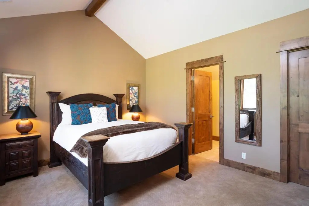 Luxury Old Greenwood 3BD Villa