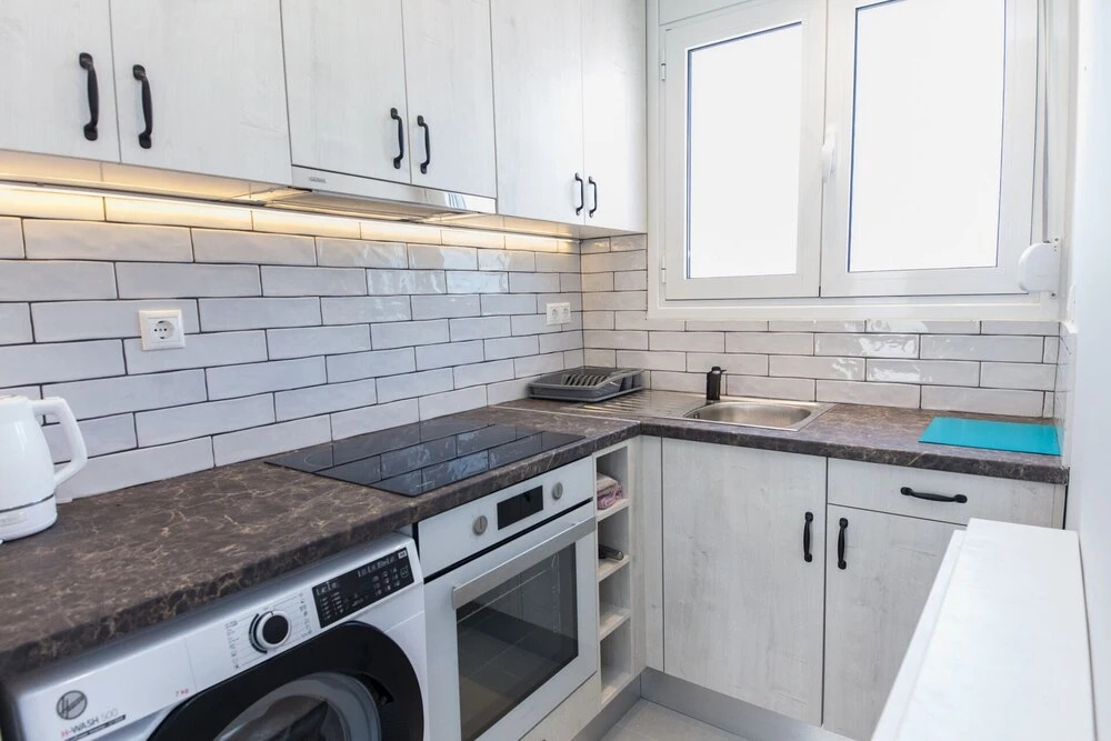 Modern Equipped Studio w View in Kipseli