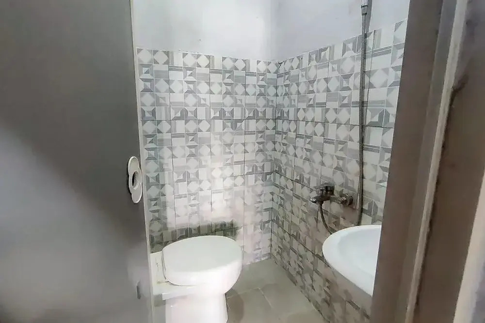 Collection O 91131 New V1 Hotel Near Stasiun Mangga Besar