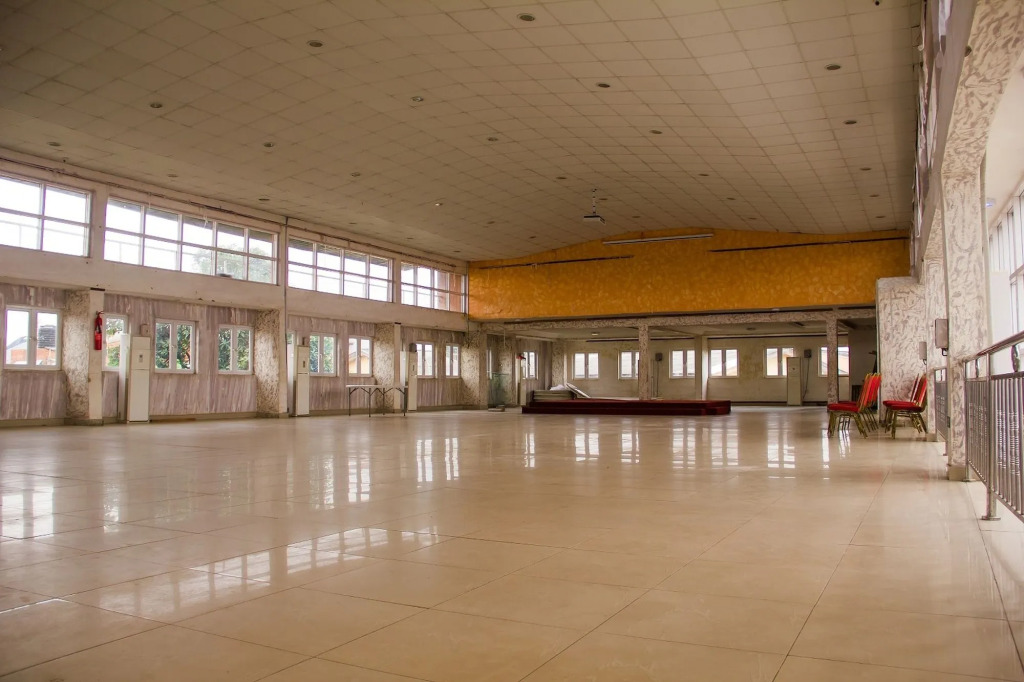 Glasshouse Hotel and Suites