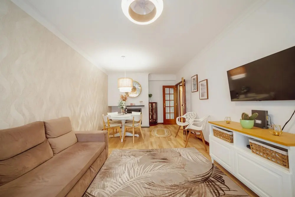 Matosinhos Center Premium Apartment by Vacationy