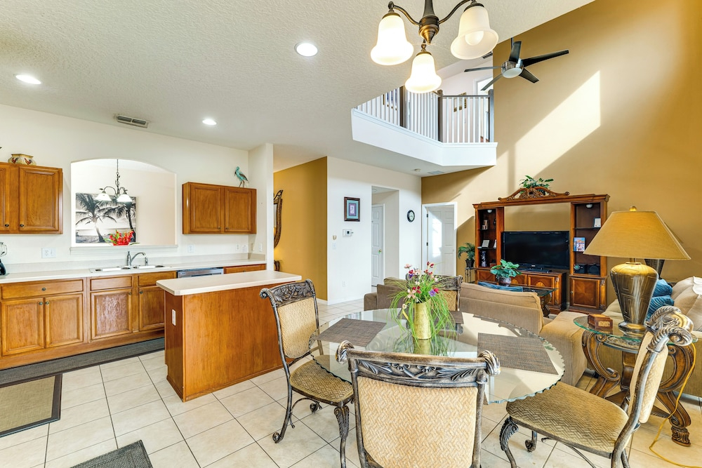 Pool, Spa & Patio! Spacious Villa Near WDW