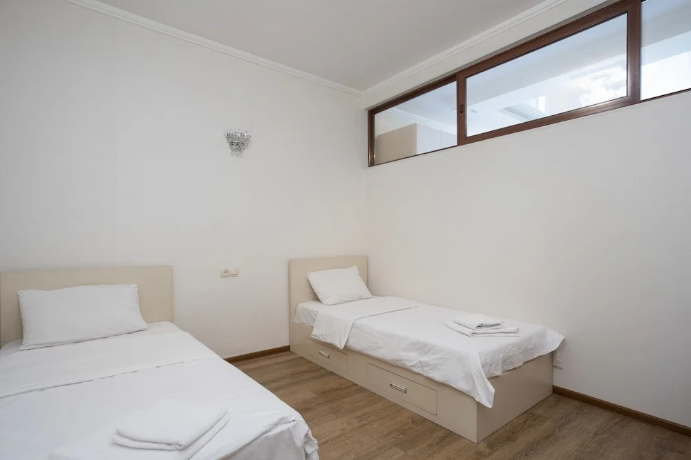Stay Inn на ул. Саят-Нова, 33