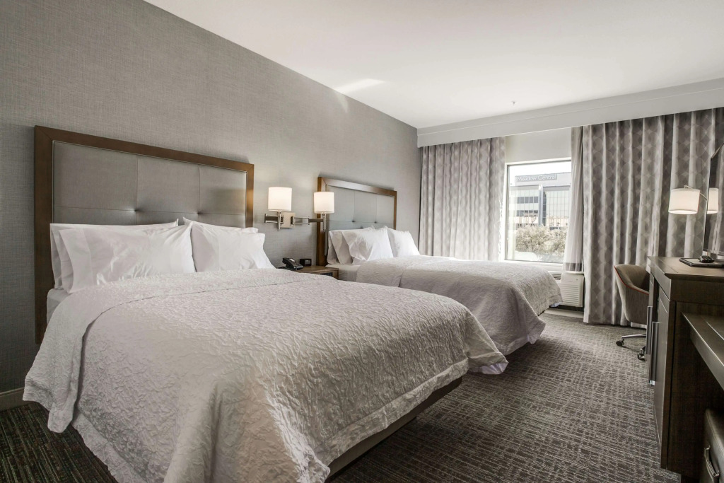 Hampton Inn & Suites Dallas-Central Expy/North Park Area
