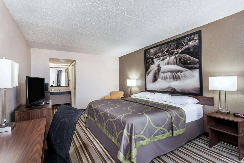 Super 8 by Wyndham Pigeon Forge-Emert St