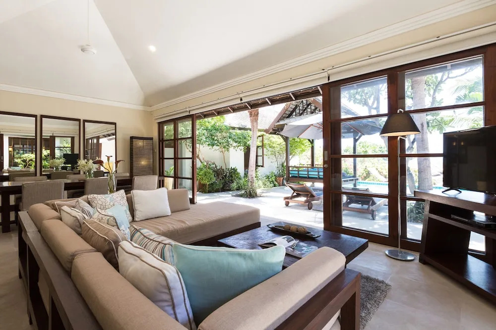 Aqua Vista 02 - 4BR Villa Near the Beach