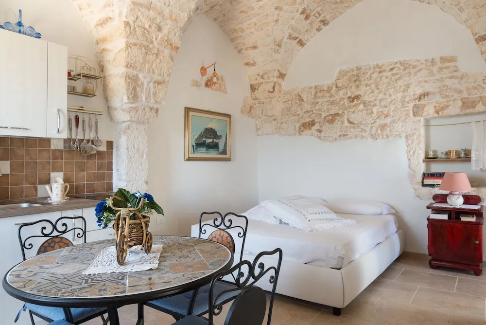 Sea and the City Apartments by Wonderful Italy
