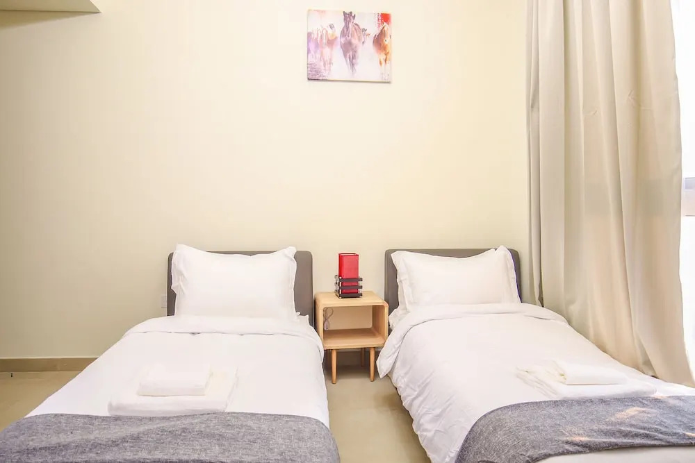 2 Bedroom Apartment- Azizi Plaza