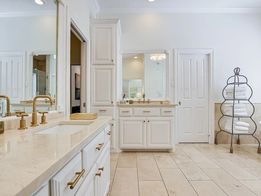 The Austin Country Club Estate - 5 Br Home