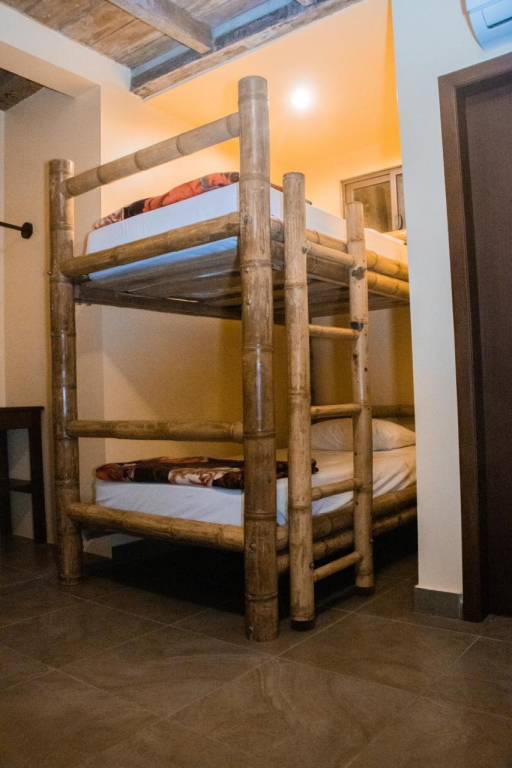 Paradise Project Hostal