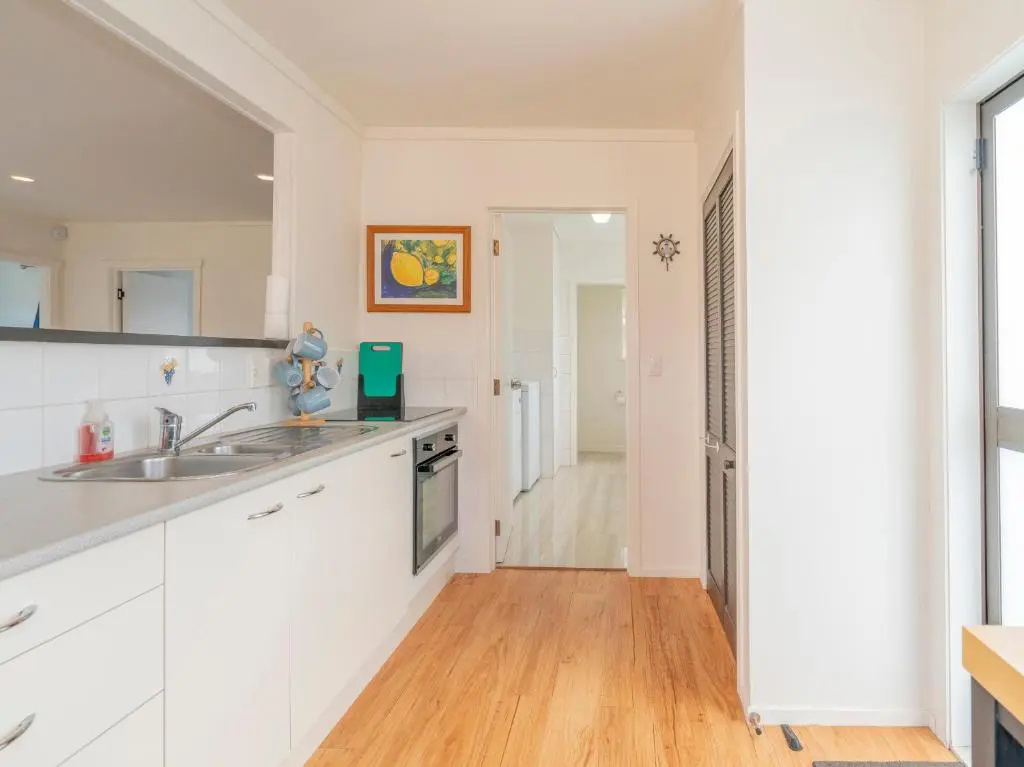 Beach House on Hetherington - Whangamata Home