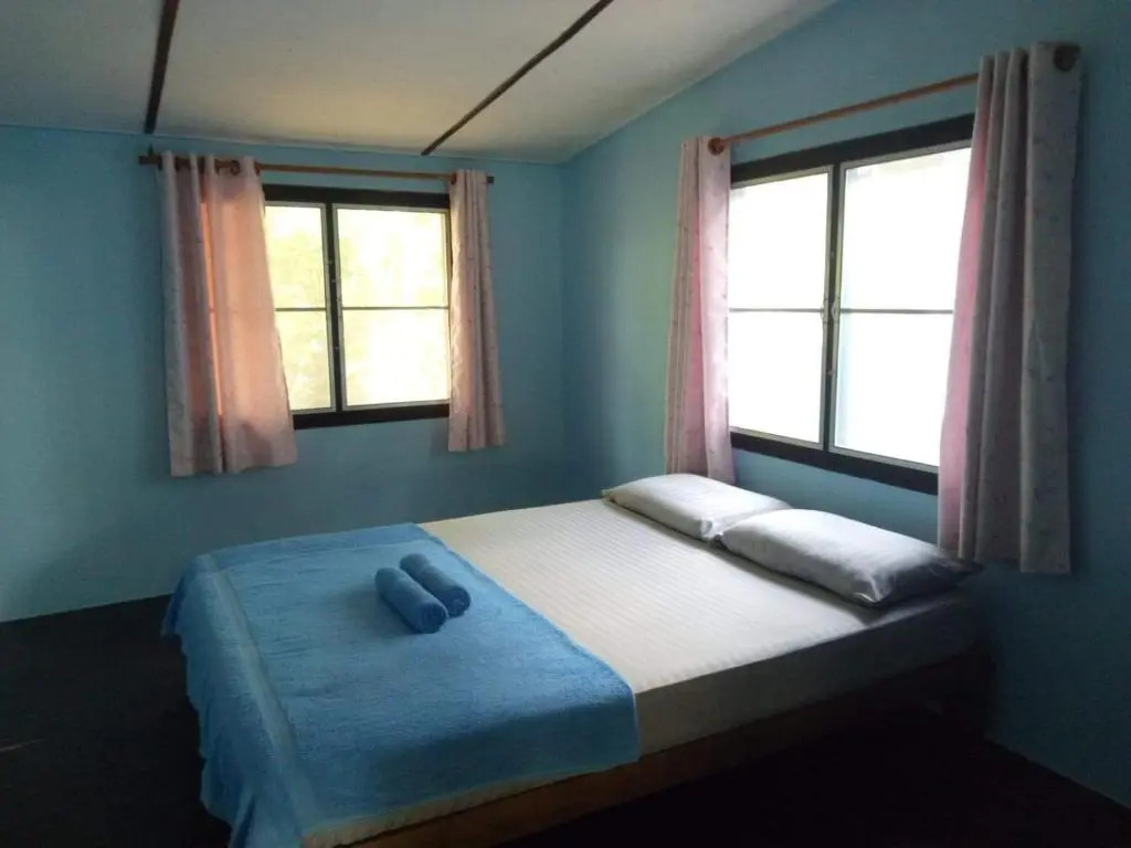TA YAI HOMESTAY