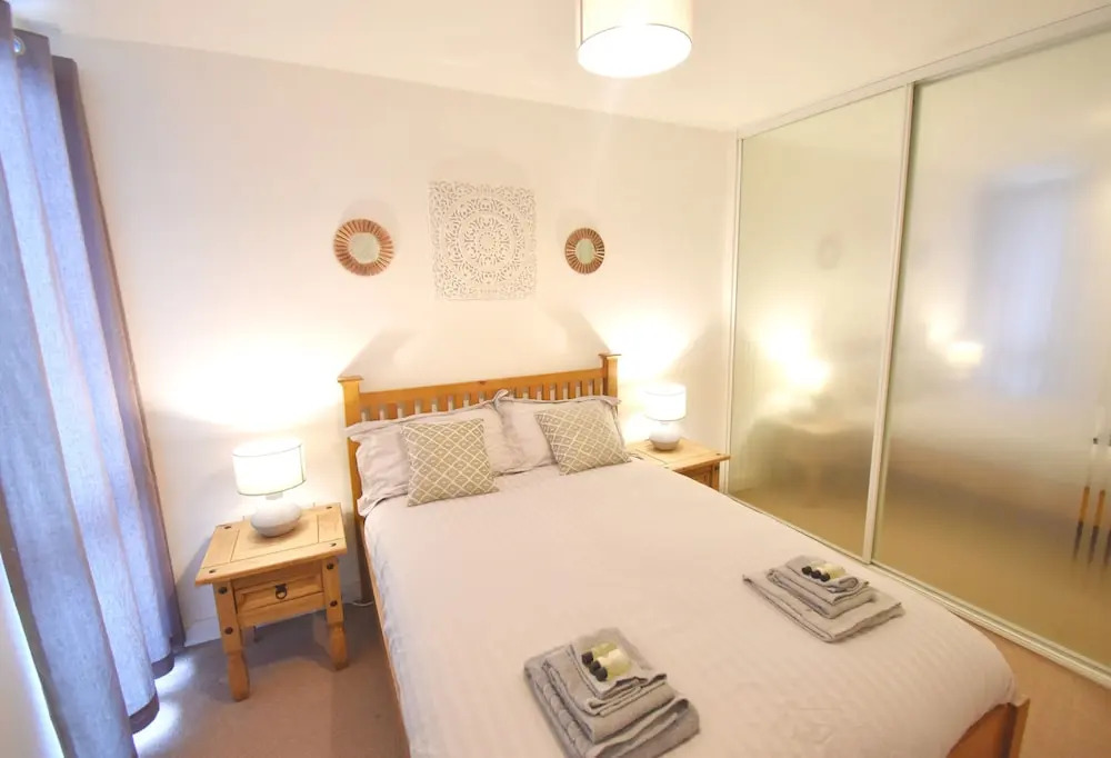 MK Hub Apartment with Oak Furniture