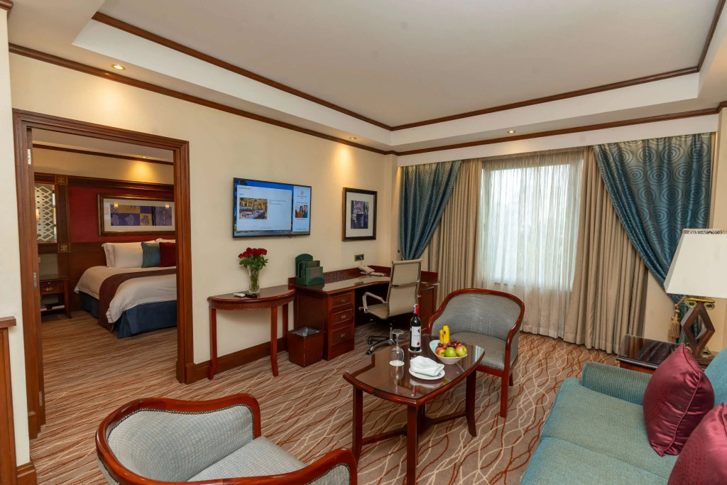 Отель Nairobi Serena