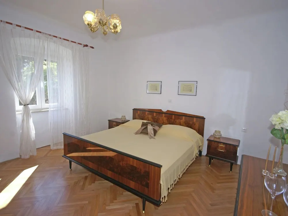 Nice House with Large Garden near Pula & Beach