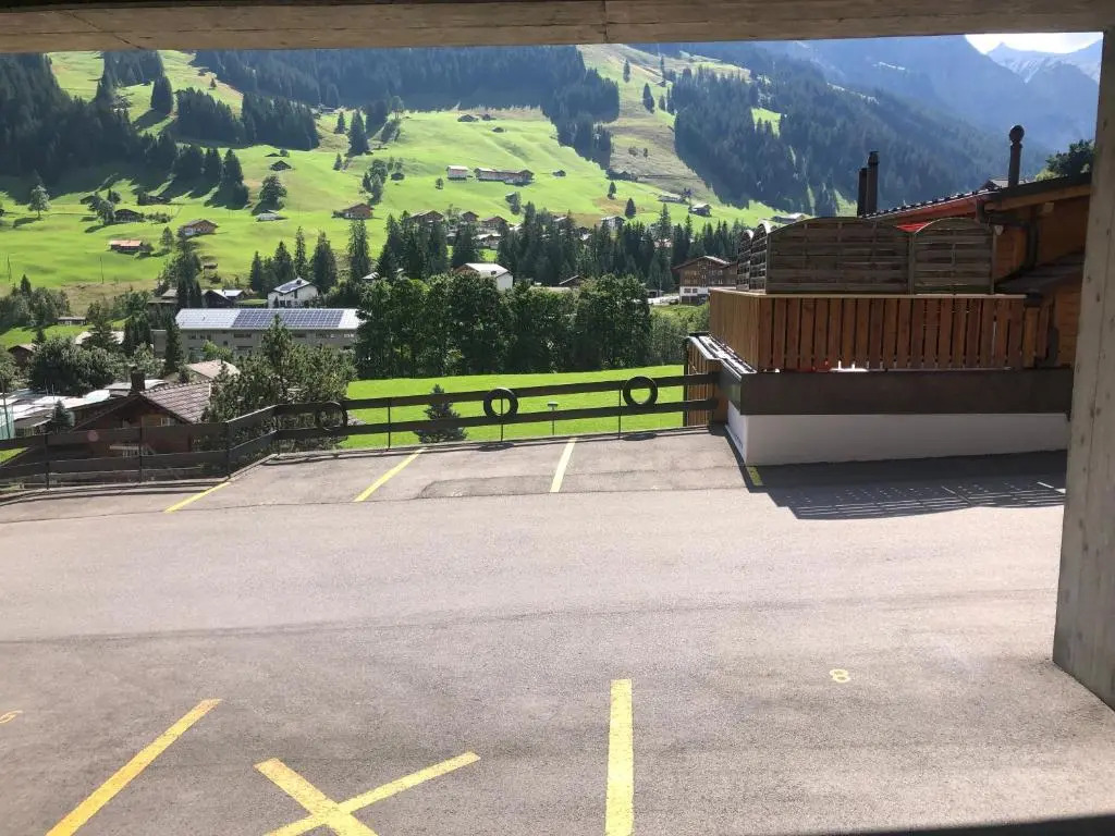 Schönes 2-Zimmer Studio mit grossem Balkon und Bergpanorama - 400m von Talstation Sillerenbahn
