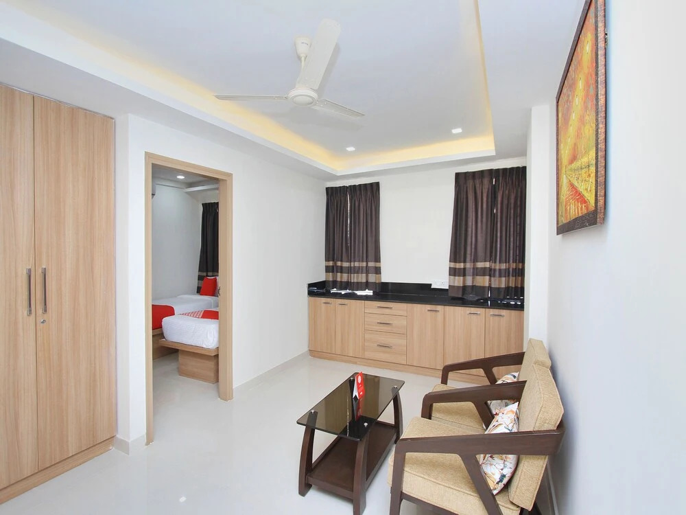 OYO 12465 SIRI Residency
