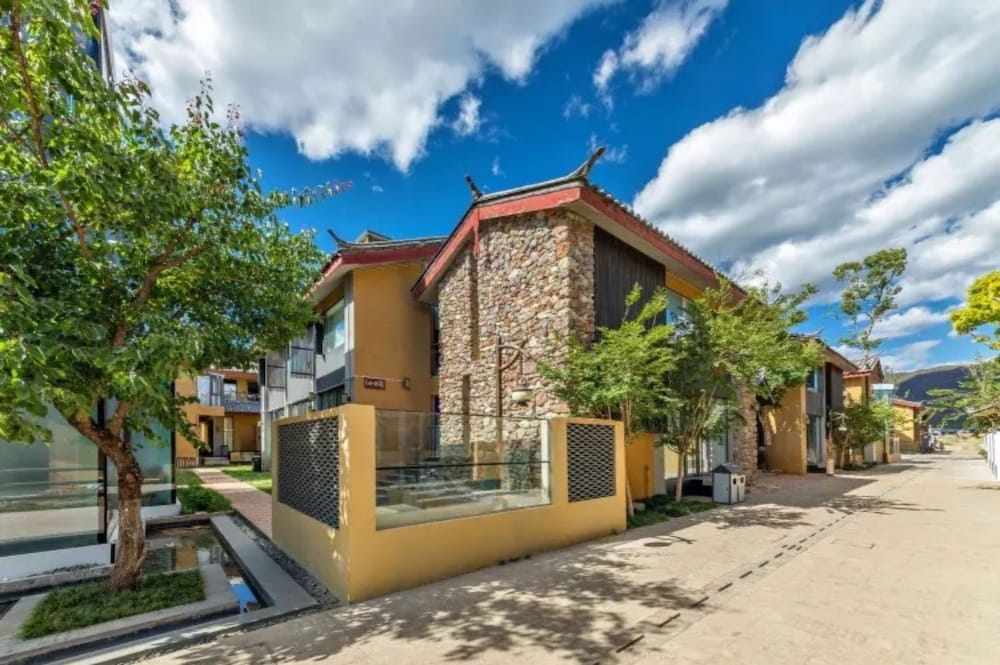 Floral Hotel · Zai Yi Qi Lijiang