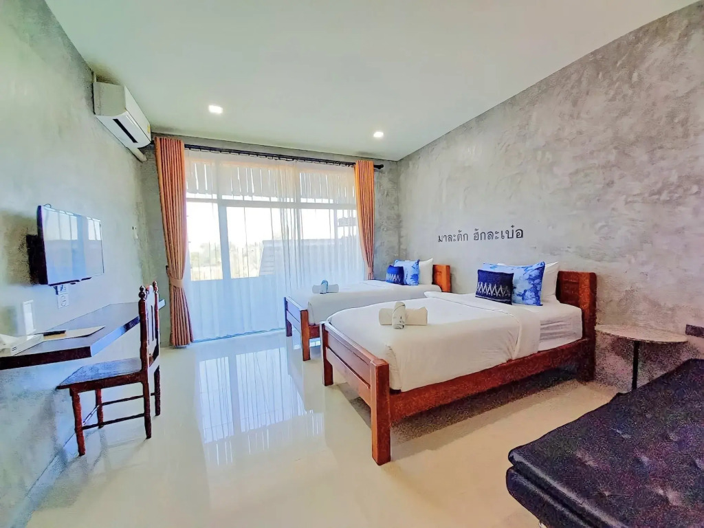 Hug Sakhonnakhon Hotel