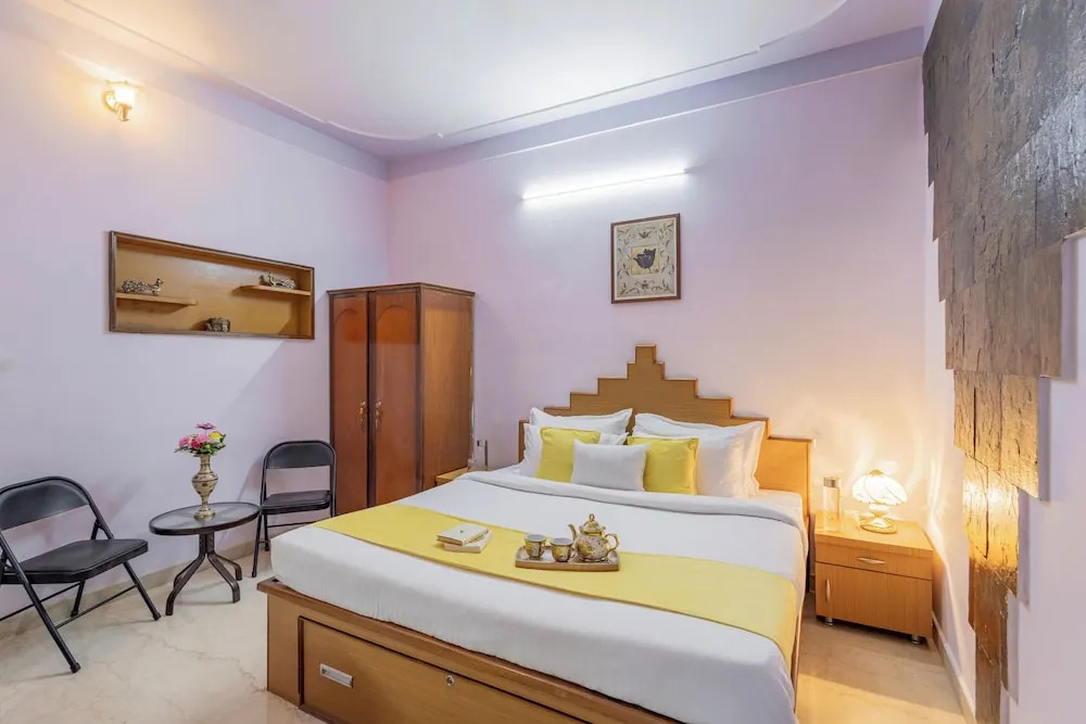 Alaya Stays 4 BHK with Outdoor Dining Area - Abhimanyu Mansion Sapphire