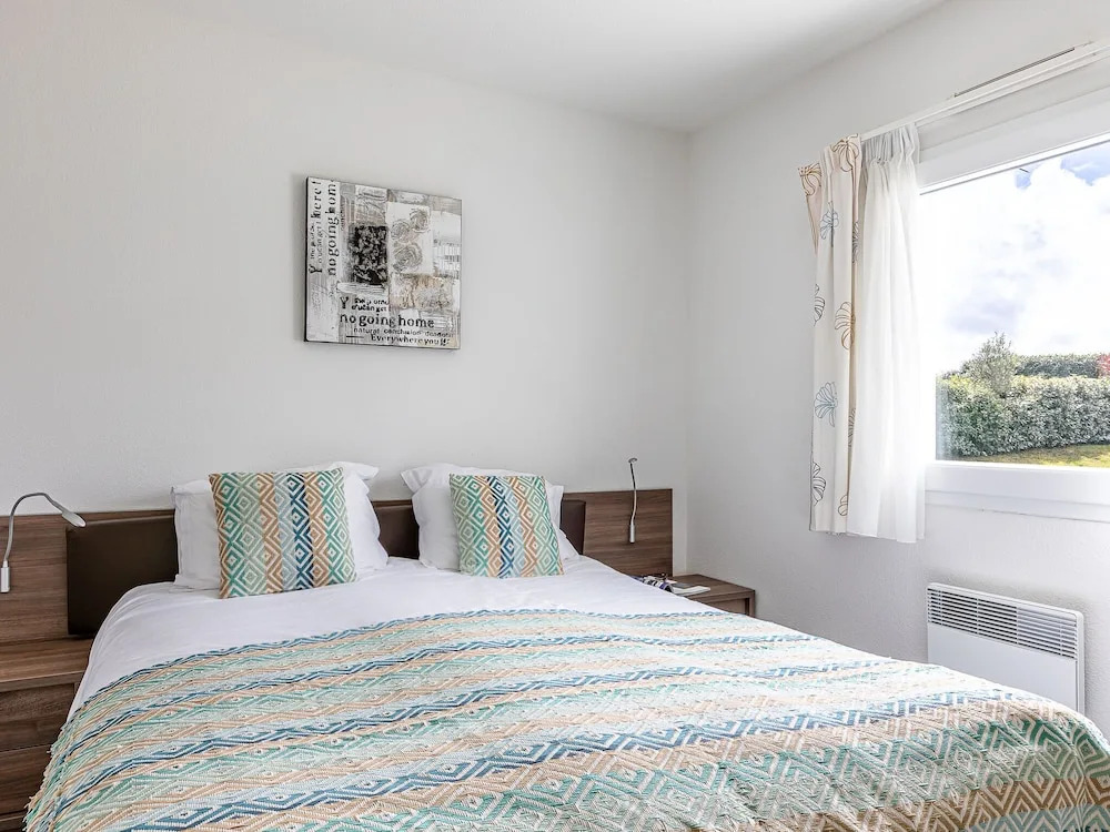 Luxurious, attractively furnished villa, 800 m. from the sea