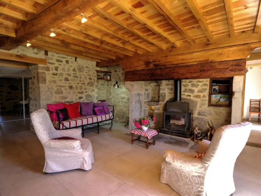 Gîte La Liesse avec 4 chambres, cheminée, jardin et animaux acceptés - FR-1-496-44