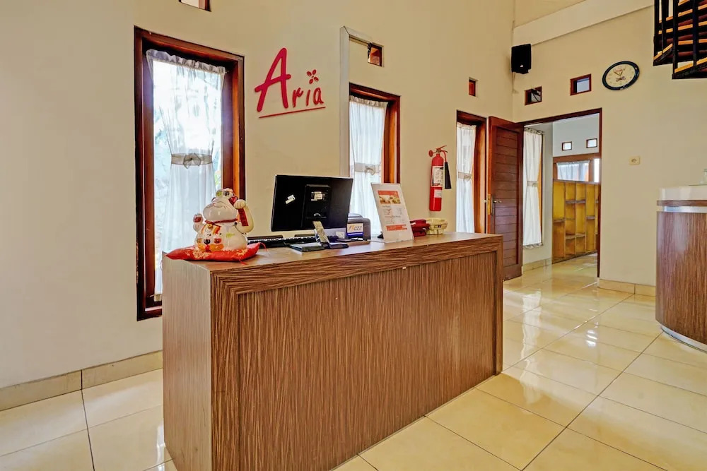 SPOT ON 92975 Aria Hostel Capsul Cihampelas