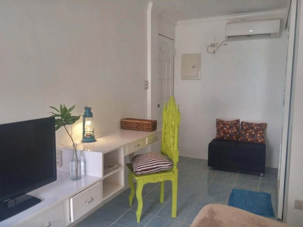 812 Angol Boracay Apartment