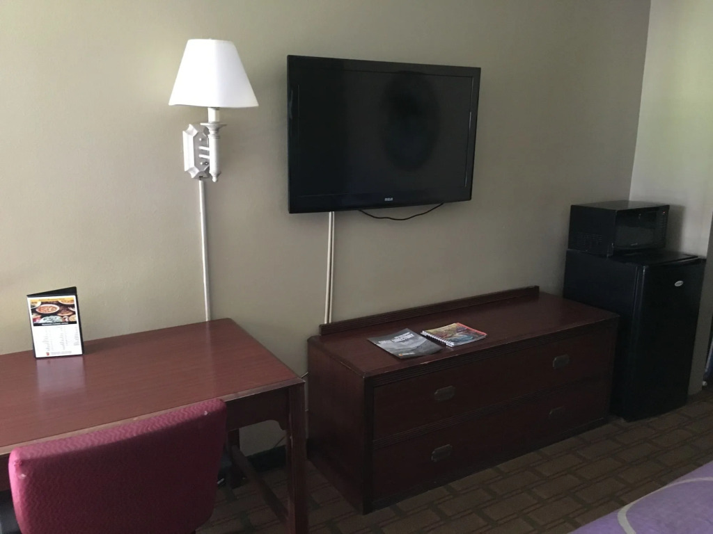 Super 8 by Wyndham Biloxi at the Beach