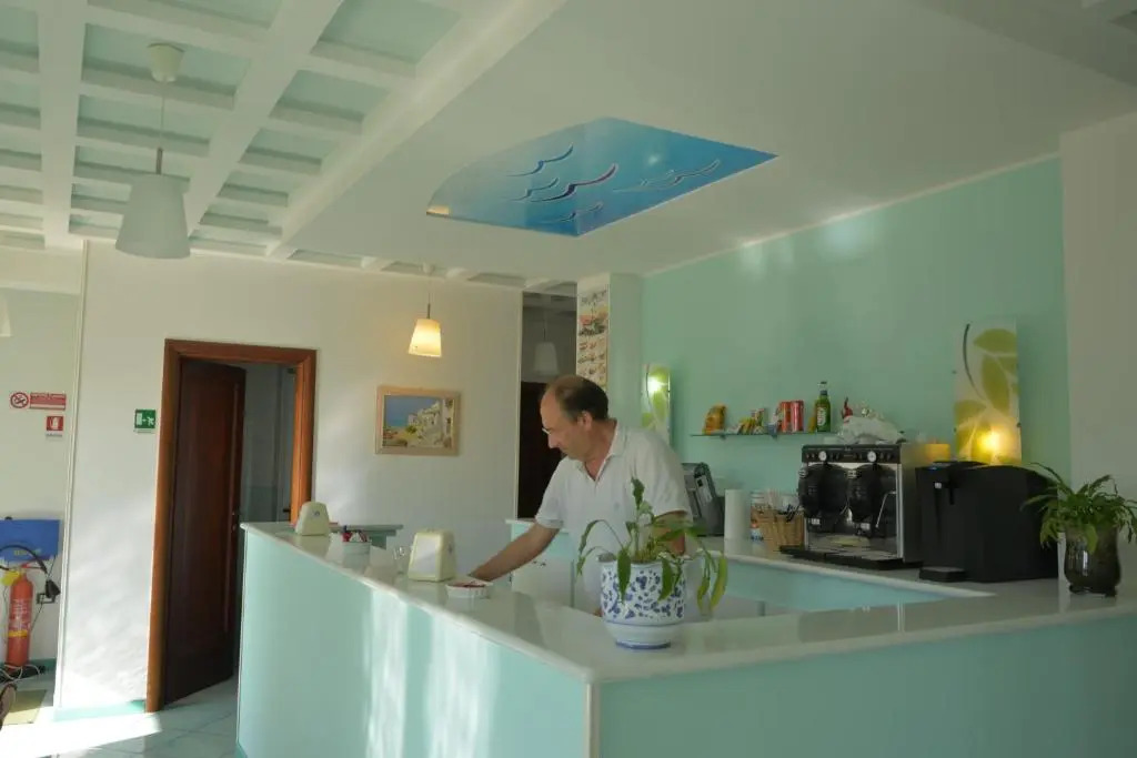 Larus Hotel