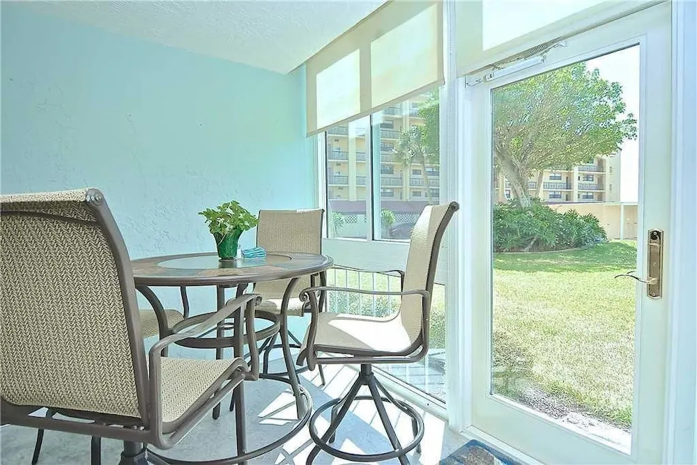 Bay Tree Club 106 - Two Bedroom Condo