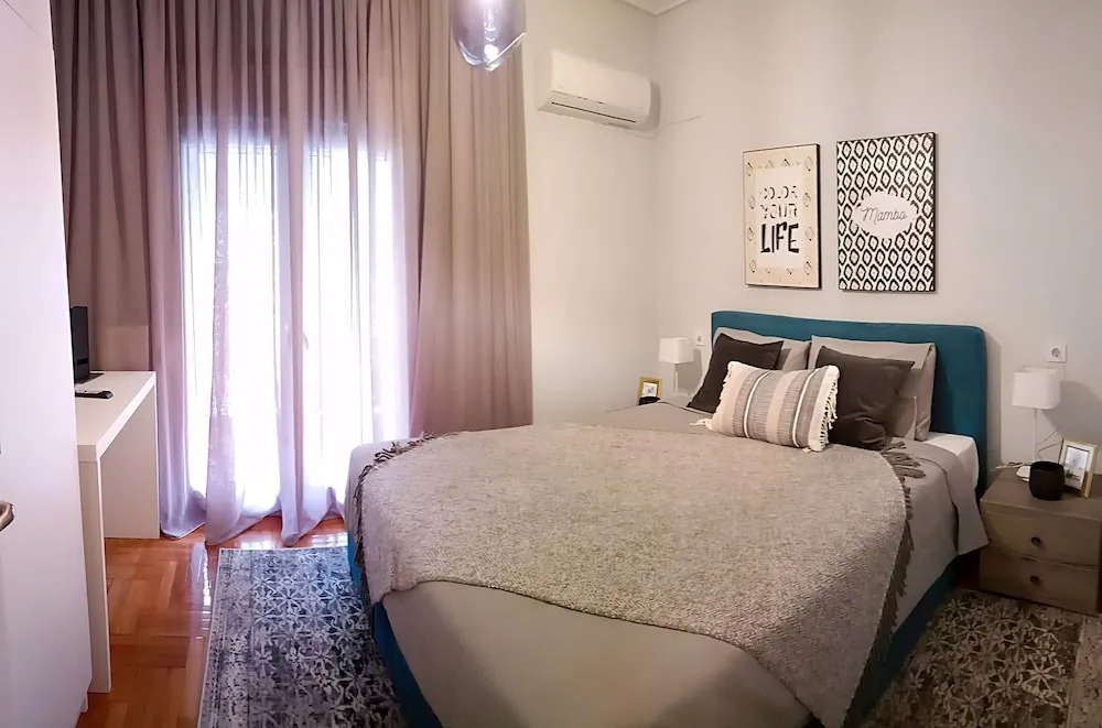 Royal Deluxe Apt Must