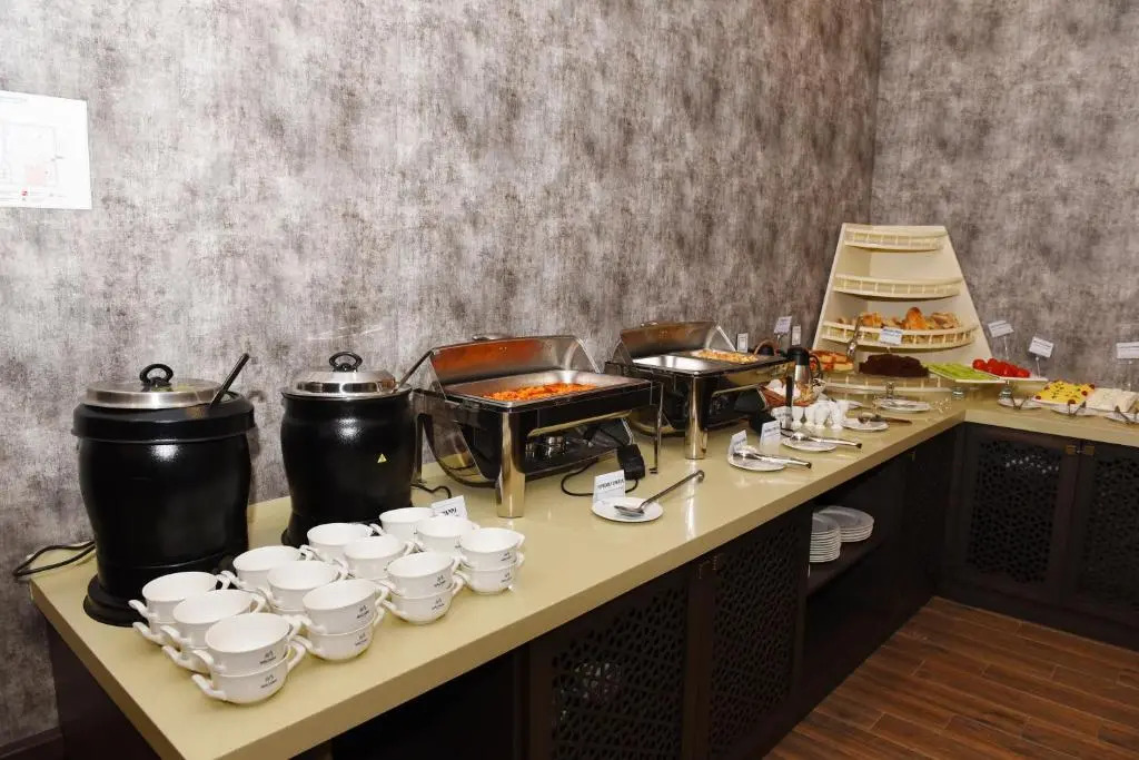 Macara Sheki City Hotel