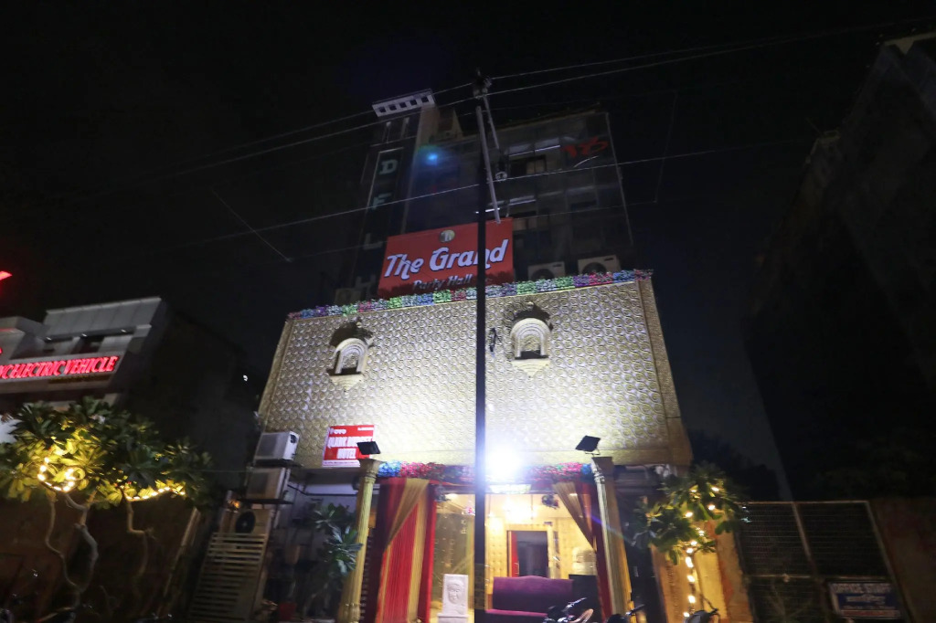 OYO 15763 Hotel Grand inn