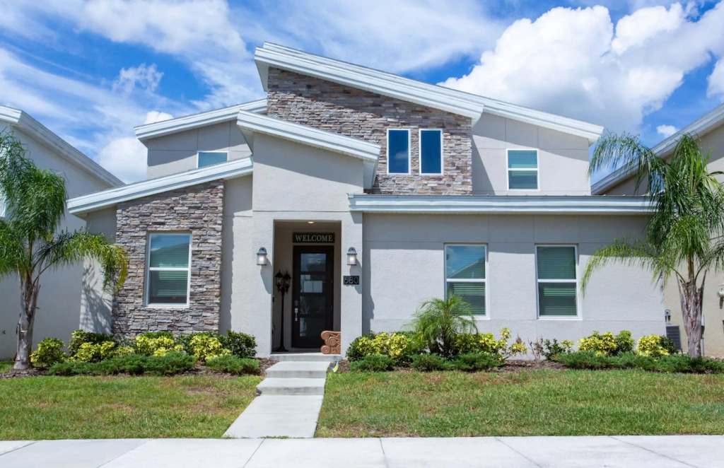 Magical Muggle Mansion Pool Spa Sleeps 23