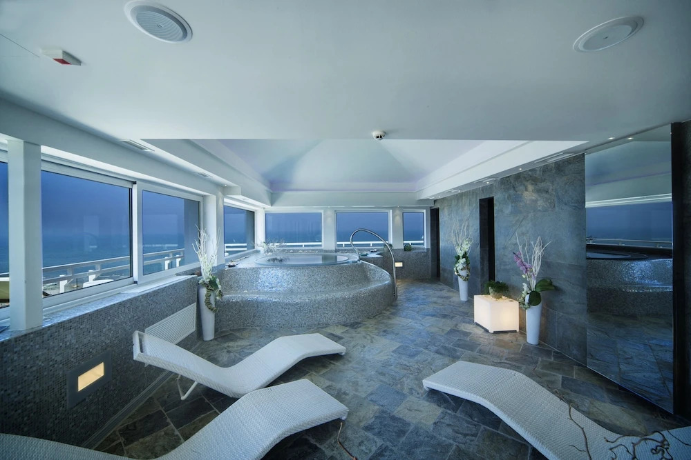 Hotel Adlon - FRONTE MARE