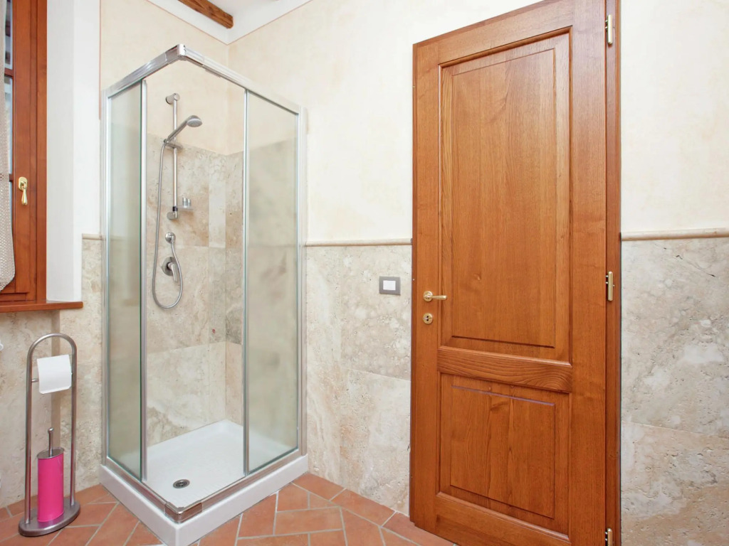 Spacious Cottage in Lucignano with Garden