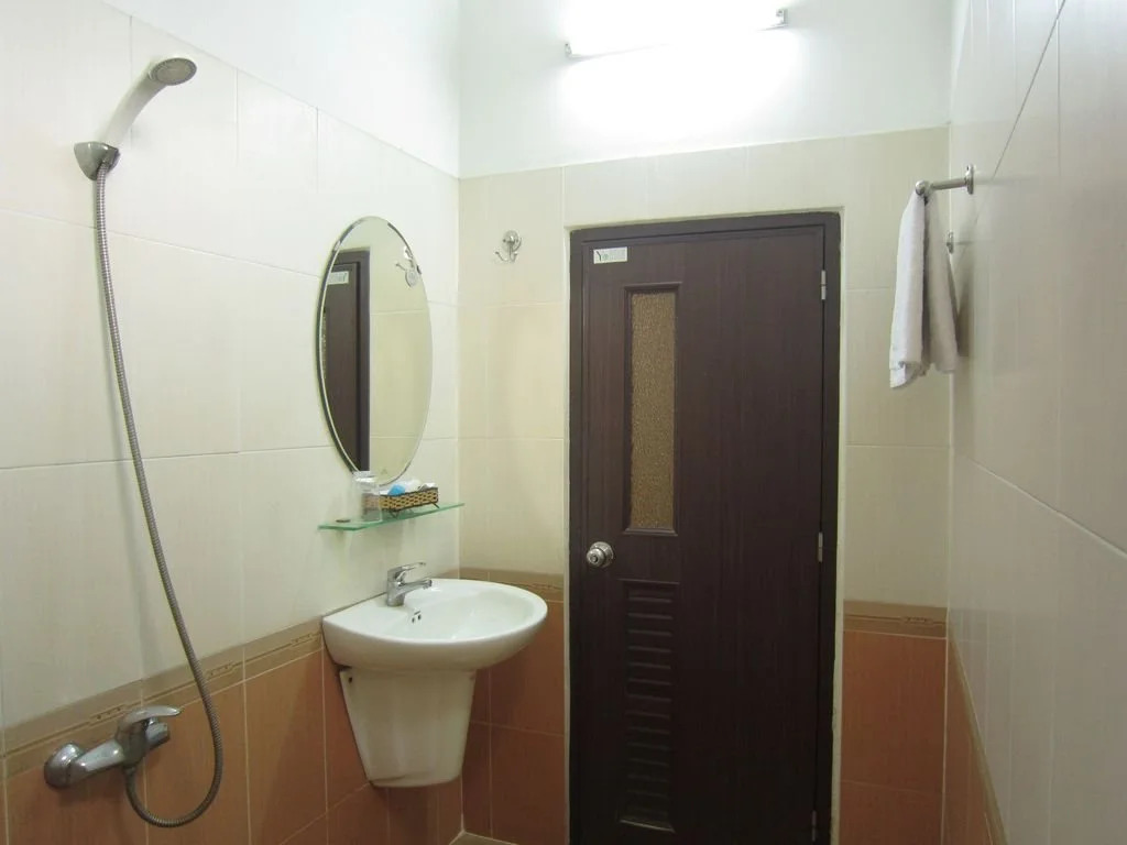 Hoang Phung Hotel - Tan Son Nhat Airport