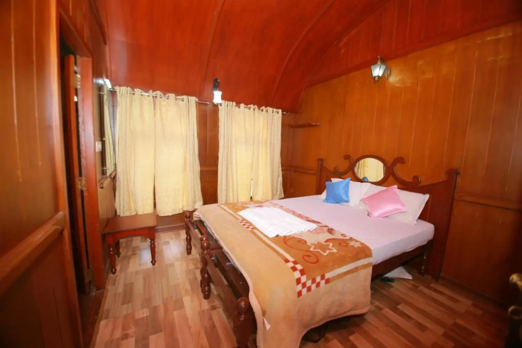 Harmony Houseboats