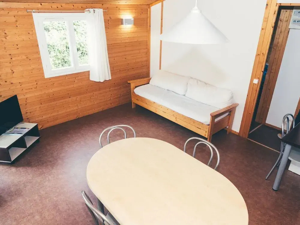 Wooden Chalet on the Edge of Lac de Miel