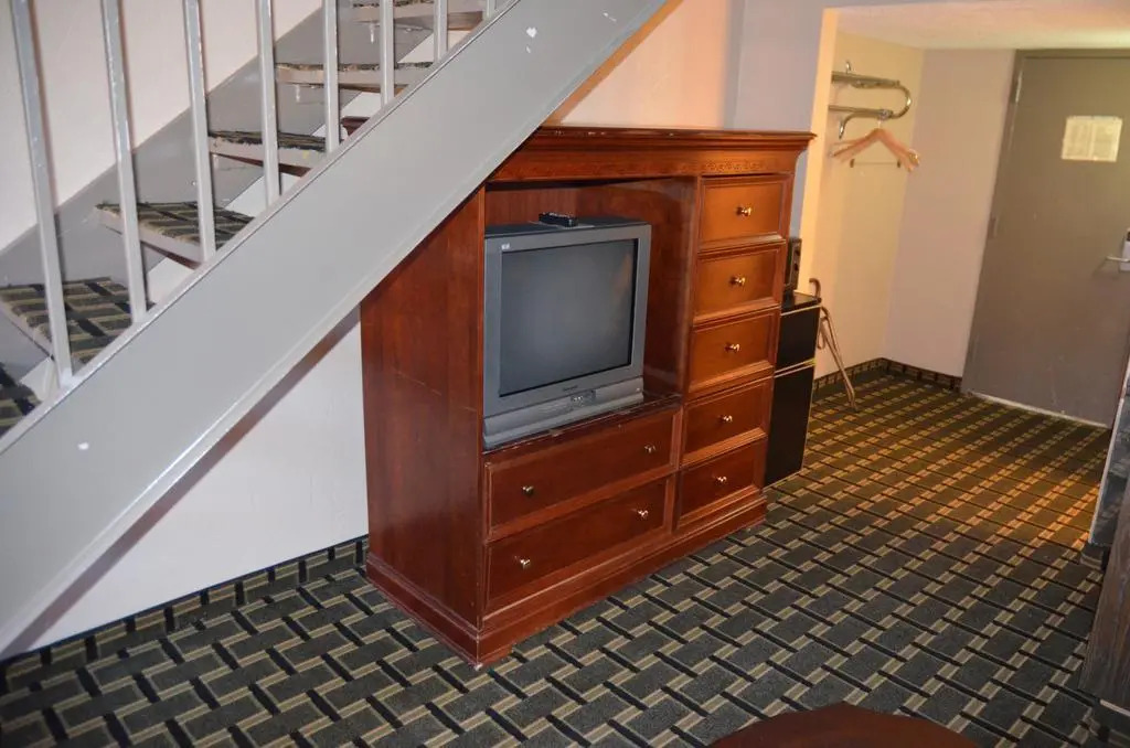 Real Value Inn
