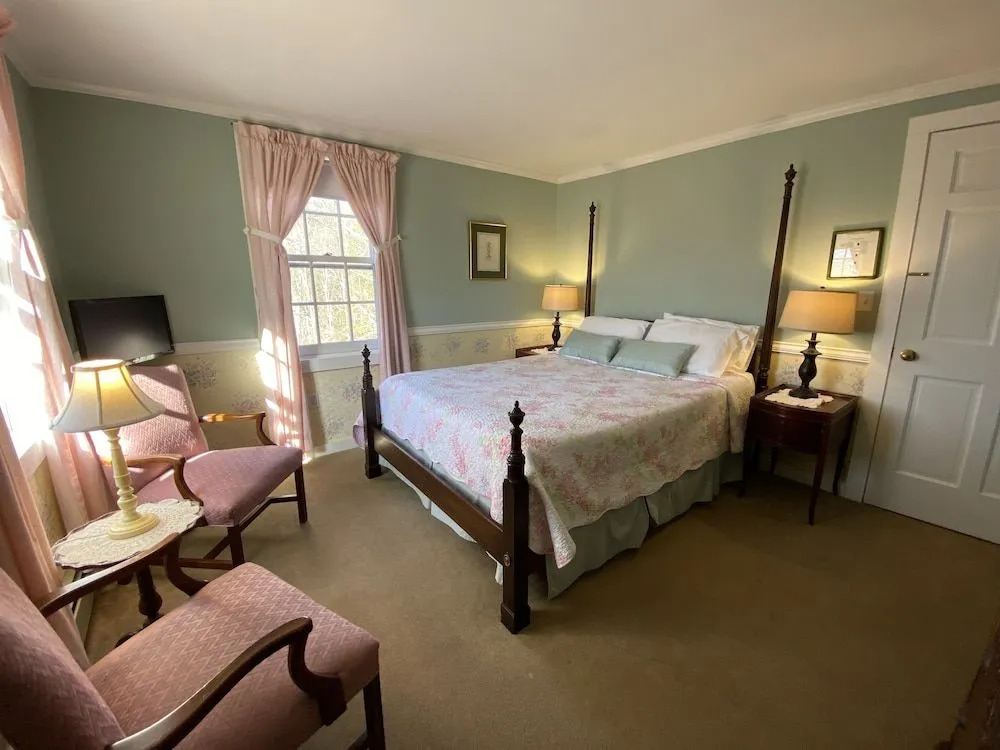 Thornewood Inn