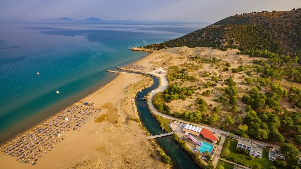 Kalogria Beach Apartments