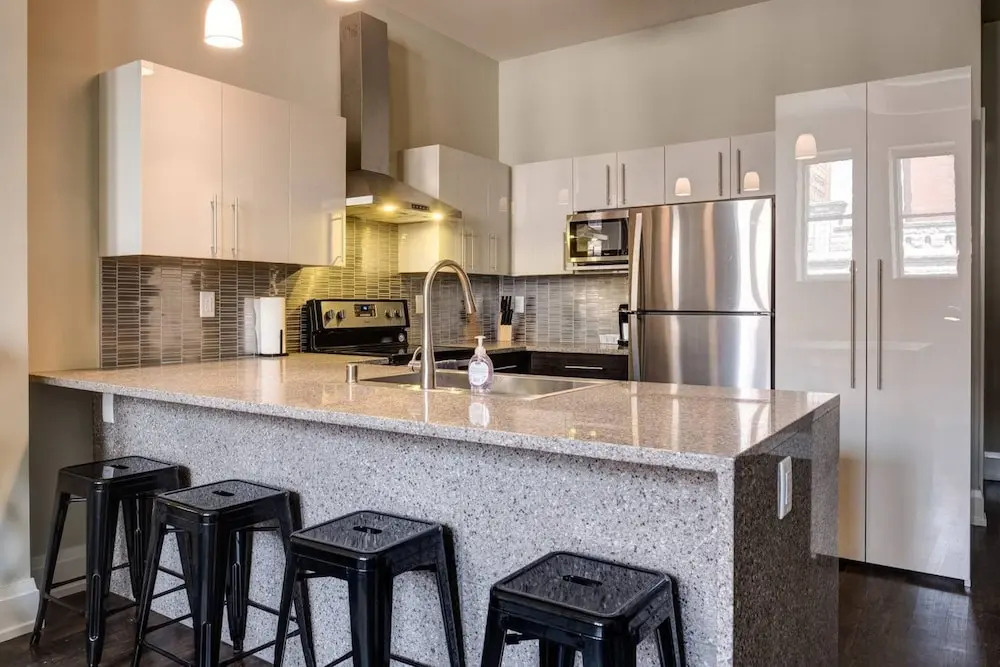 Luxury 2 Bedroom Downtown Apartment